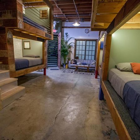 Podshare East Hollywood Vandrarhem Los Angeles Exteriör bild